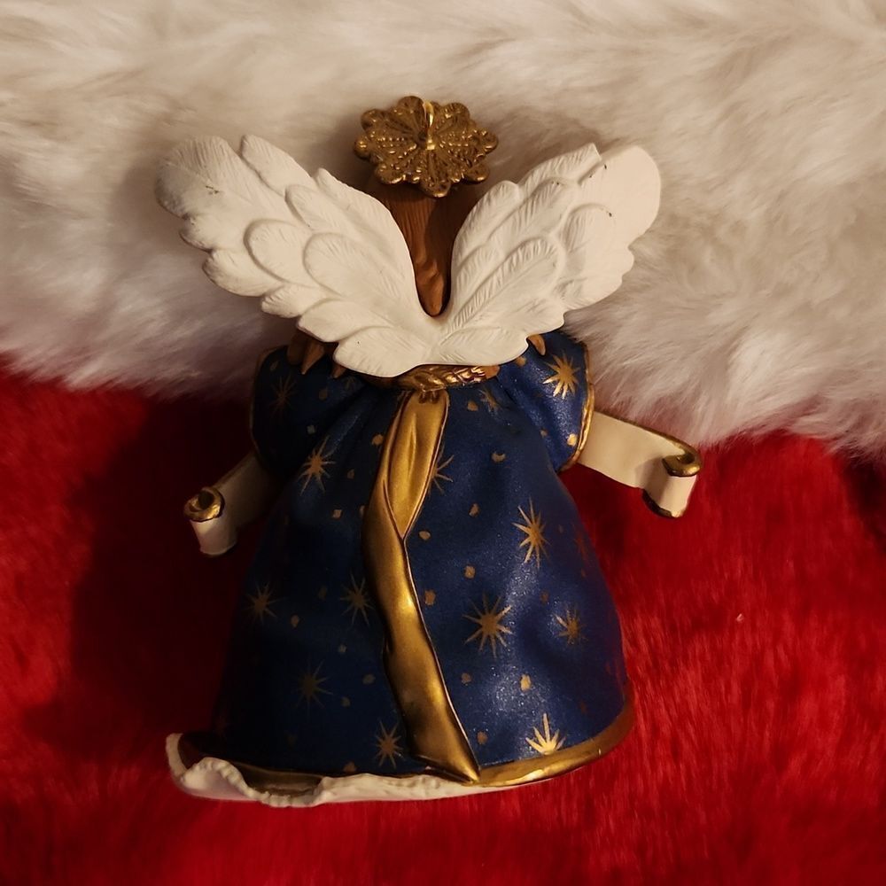 Hallmark 1999 Angel of the Nativity Madame Alexander Christmas Ornament - Picture 2 of 3